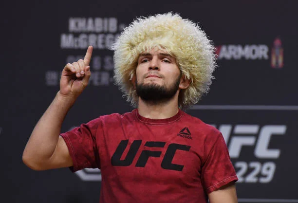 Foto de perfil de Khabib Nurmagomedov, campeão de MMA.